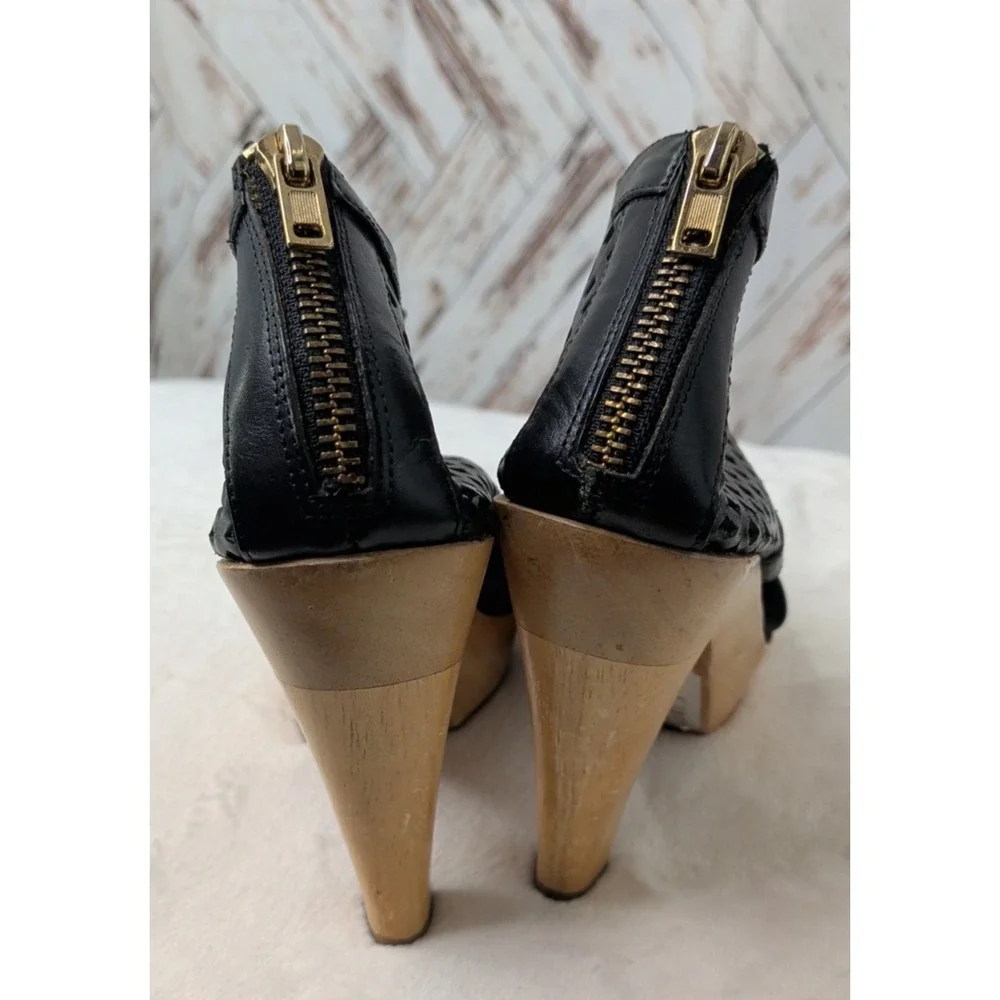 Loeffler Randall loeffler randall